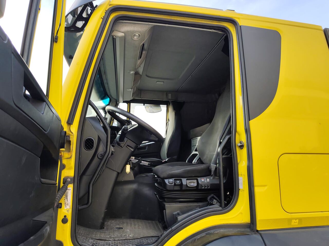 IVECO HI-WAY AS 260S46 XP - Грузовик бортовой/ Платформа: фото 4 IVECO HI-WAY AS 260S46 XP - Грузовик бортовой/ Платформа: фото 4