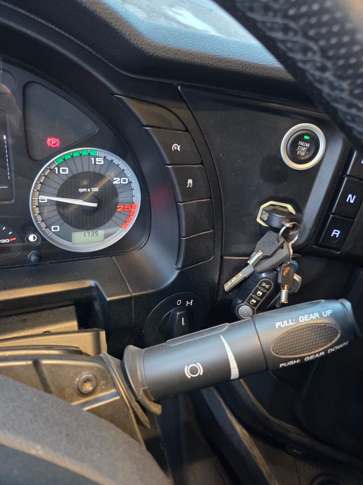 IVECO S-WAY AS260S48 Y - Грузовик бортовой/ Платформа: фото 2 IVECO S-WAY AS260S48 Y - Грузовик бортовой/ Платформа: фото 2