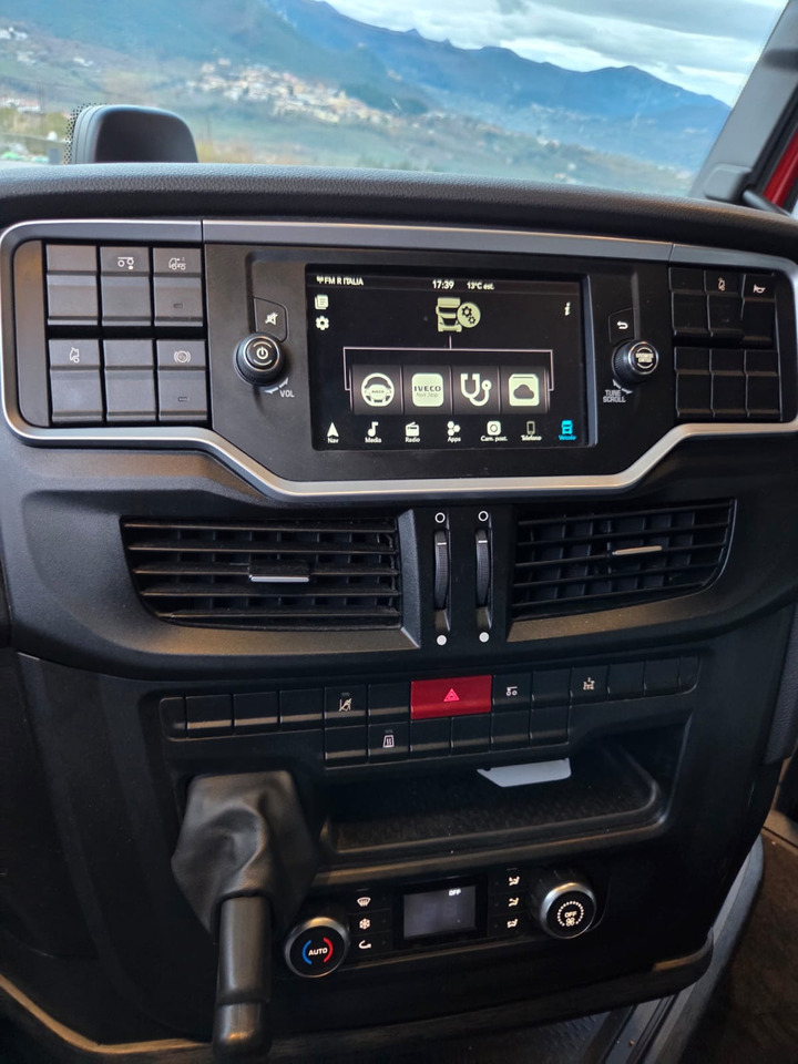 IVECO S-WAY AS260S48 Y - Грузовик бортовой/ Платформа: фото 4 IVECO S-WAY AS260S48 Y - Грузовик бортовой/ Платформа: фото 4