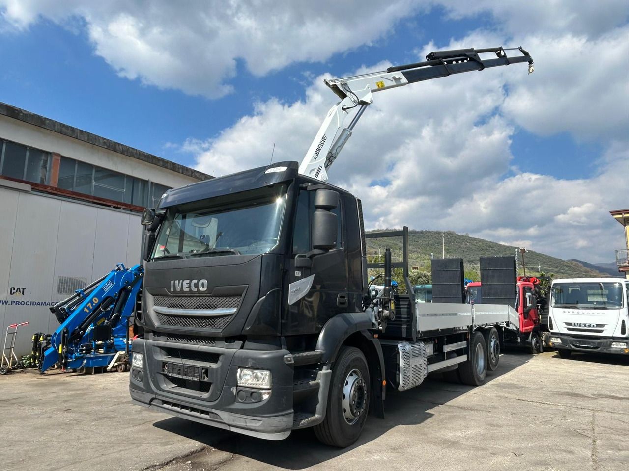 IVECO STRALIS 260S36 - Грузовик бортовой/ Платформа, Автоманипулятор: фото 4 IVECO STRALIS 260S36 - Грузовик бортовой/ Платформа, Автоманипулятор: фото 4