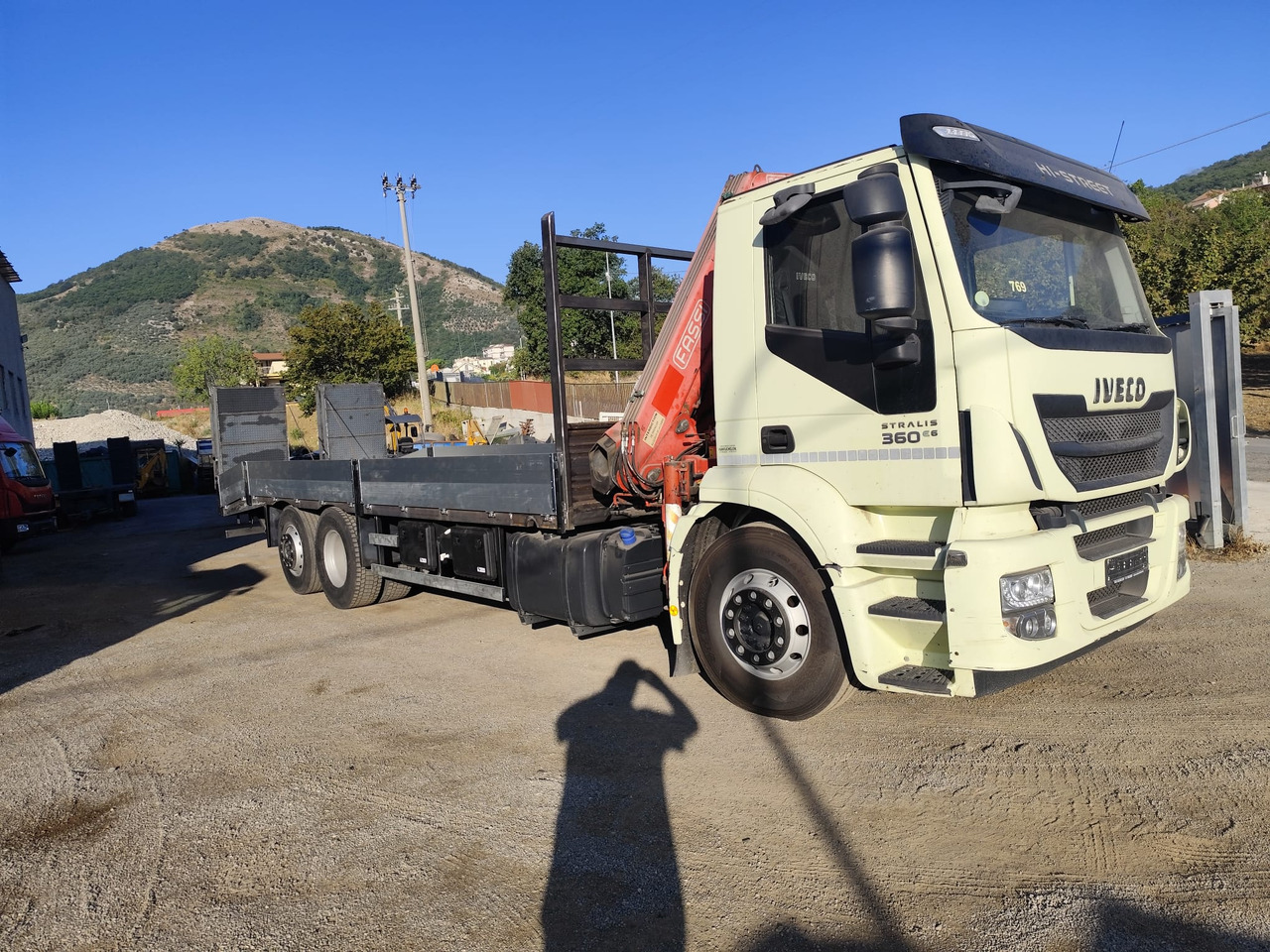 Грузовик бортовой/ Платформа, Автоманипулятор IVECO STRALIS 260S36: фото 1