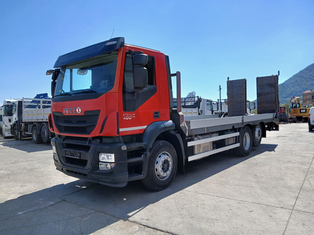 IVECO STRALIS 260S40 - Грузовик бортовой/ Платформа: фото 1 IVECO STRALIS 260S40 - Грузовик бортовой/ Платформа: фото 1