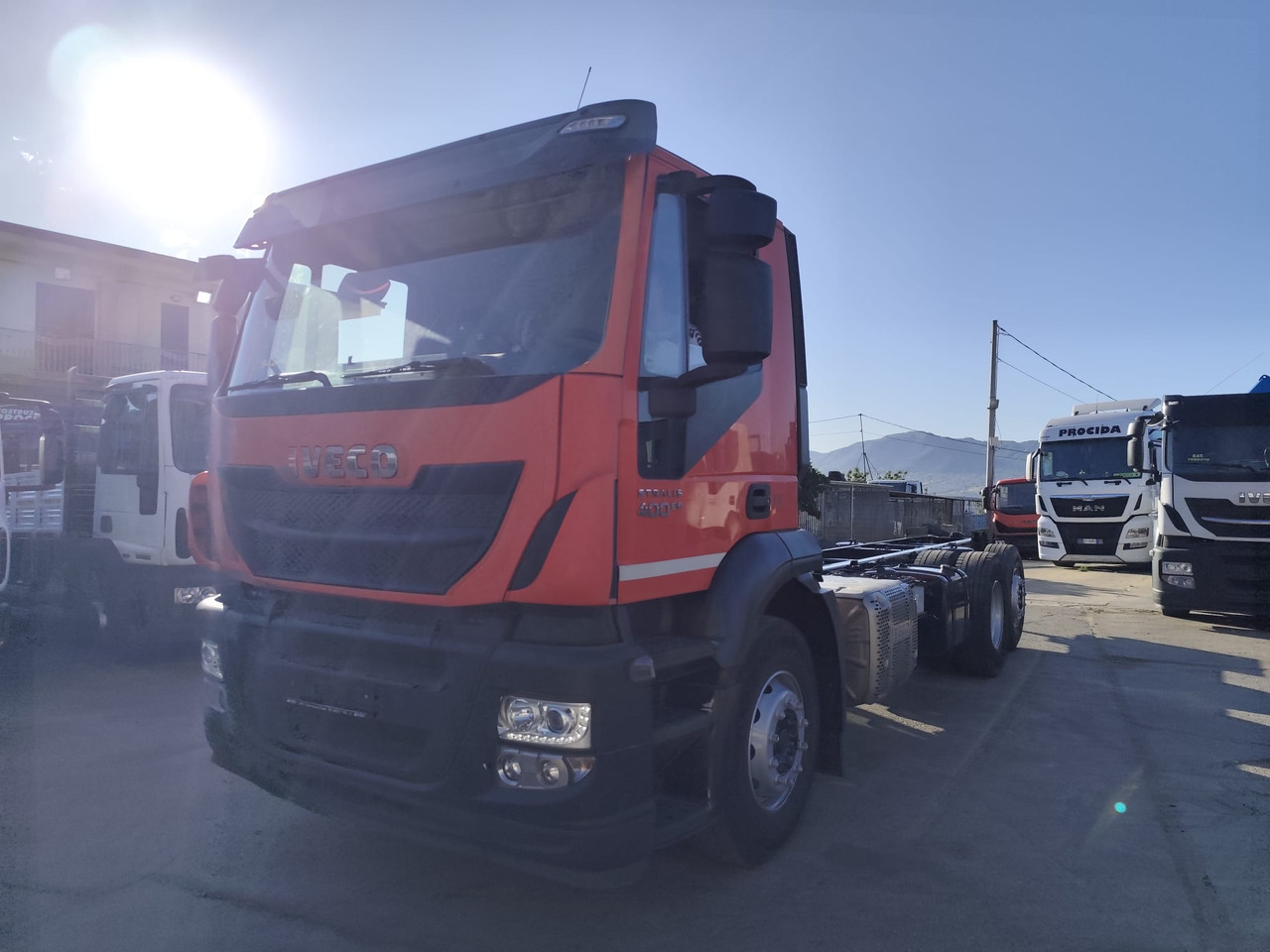 IVECO STRALIS 260S40 - Грузовик бортовой/ Платформа: фото 1 IVECO STRALIS 260S40 - Грузовик бортовой/ Платформа: фото 1