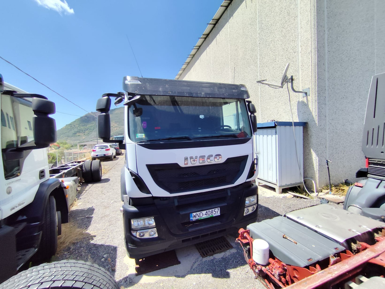 IVECO STRALIS AD 260S31 - Грузовик-шасси: фото 1 IVECO STRALIS AD 260S31 - Грузовик-шасси: фото 1
