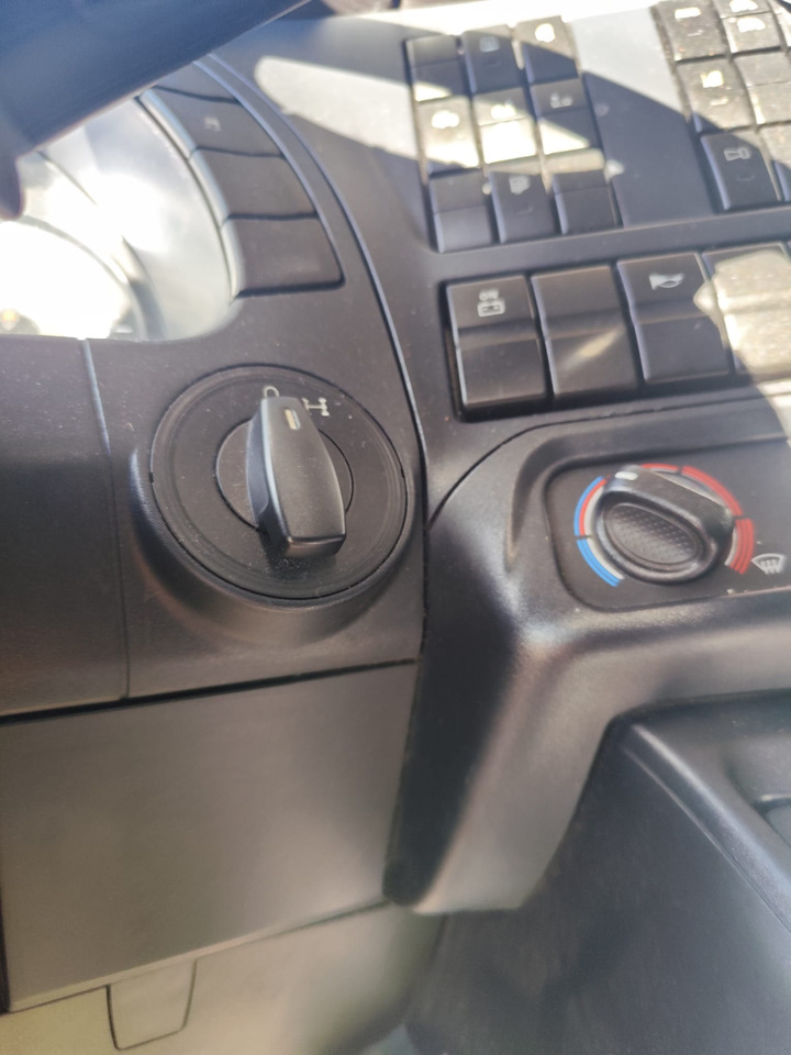 IVECO STRALIS AD 260S31 XP - Грузовик-шасси: фото 4 IVECO STRALIS AD 260S31 XP - Грузовик-шасси: фото 4