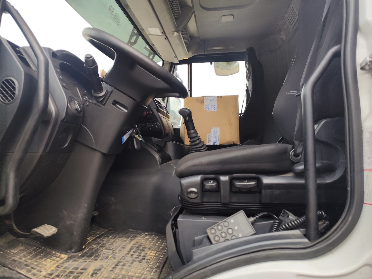 IVECO STRALIS AD 260S31 XP - Крюковой мультилифт: фото 3 IVECO STRALIS AD 260S31 XP - Крюковой мультилифт: фото 3