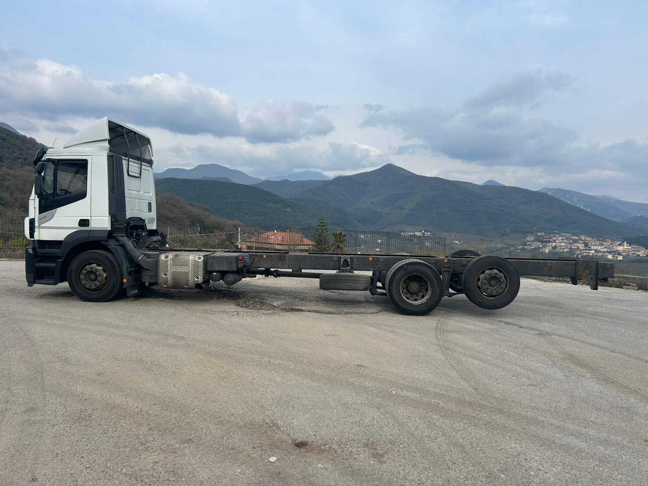 IVECO STRALIS AD 260S31 XP - Грузовик-шасси: фото 4 IVECO STRALIS AD 260S31 XP - Грузовик-шасси: фото 4