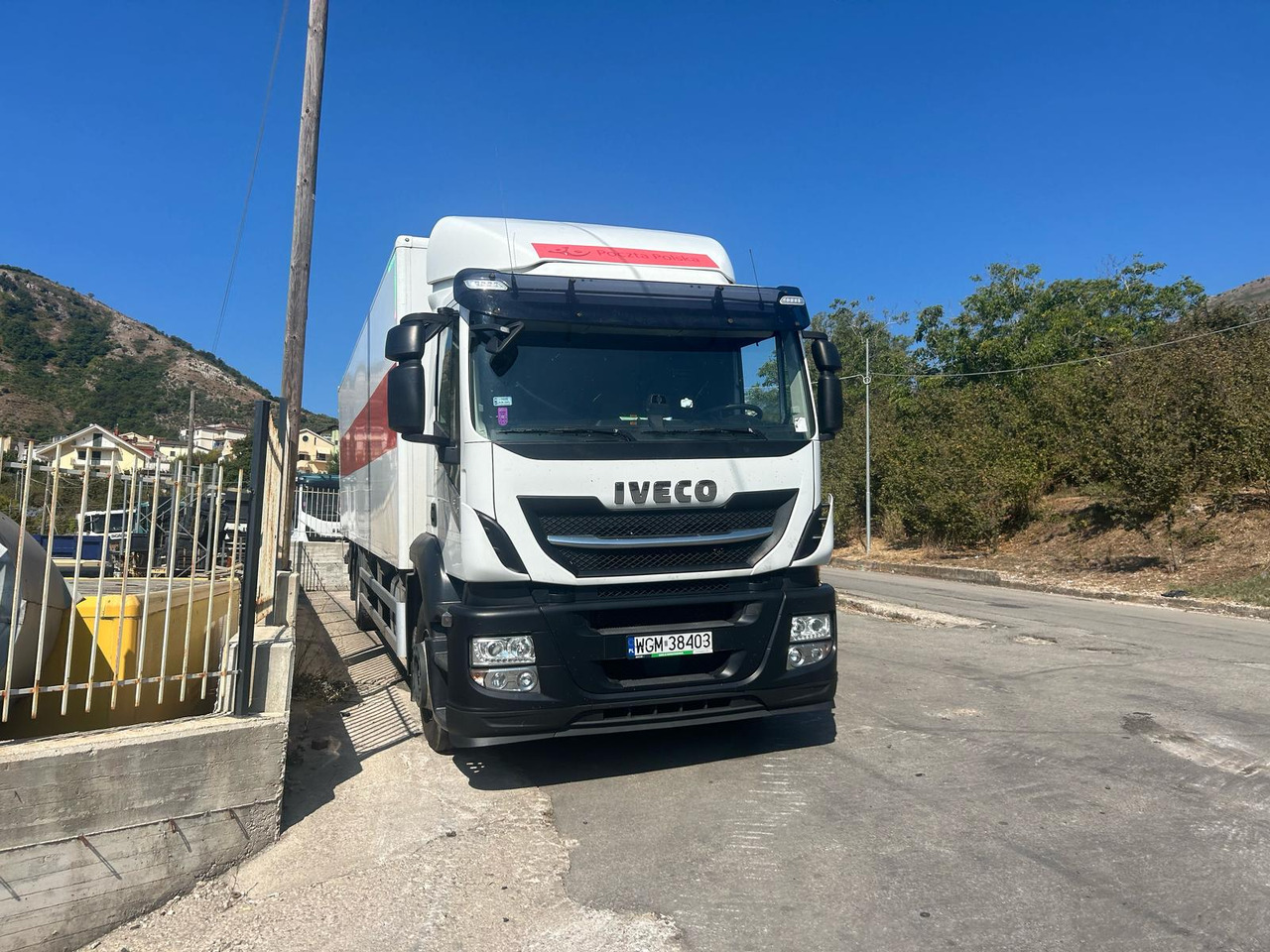 IVECO STRALIS AD 260S31 XP - Грузовик с закрытым кузовом: фото 2 IVECO STRALIS AD 260S31 XP - Грузовик с закрытым кузовом: фото 2