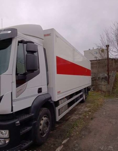 IVECO STRALIS AD 260S31 XP - Грузовик с закрытым кузовом: фото 2 IVECO STRALIS AD 260S31 XP - Грузовик с закрытым кузовом: фото 2