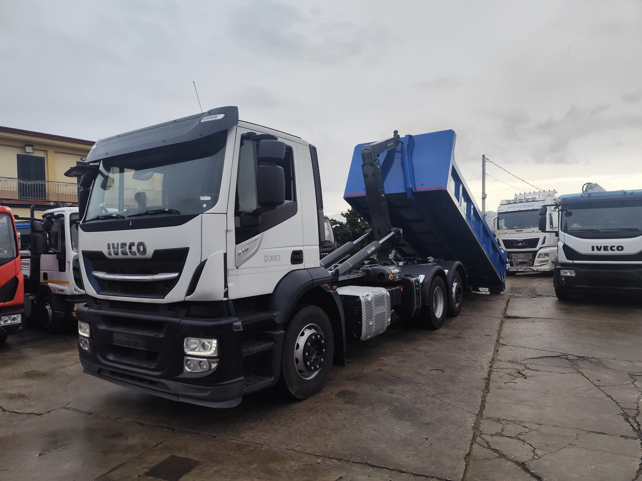 IVECO STRALIS AD 260S31 Y/P - Крюковой мультилифт: фото 2 IVECO STRALIS AD 260S31 Y/P - Крюковой мультилифт: фото 2