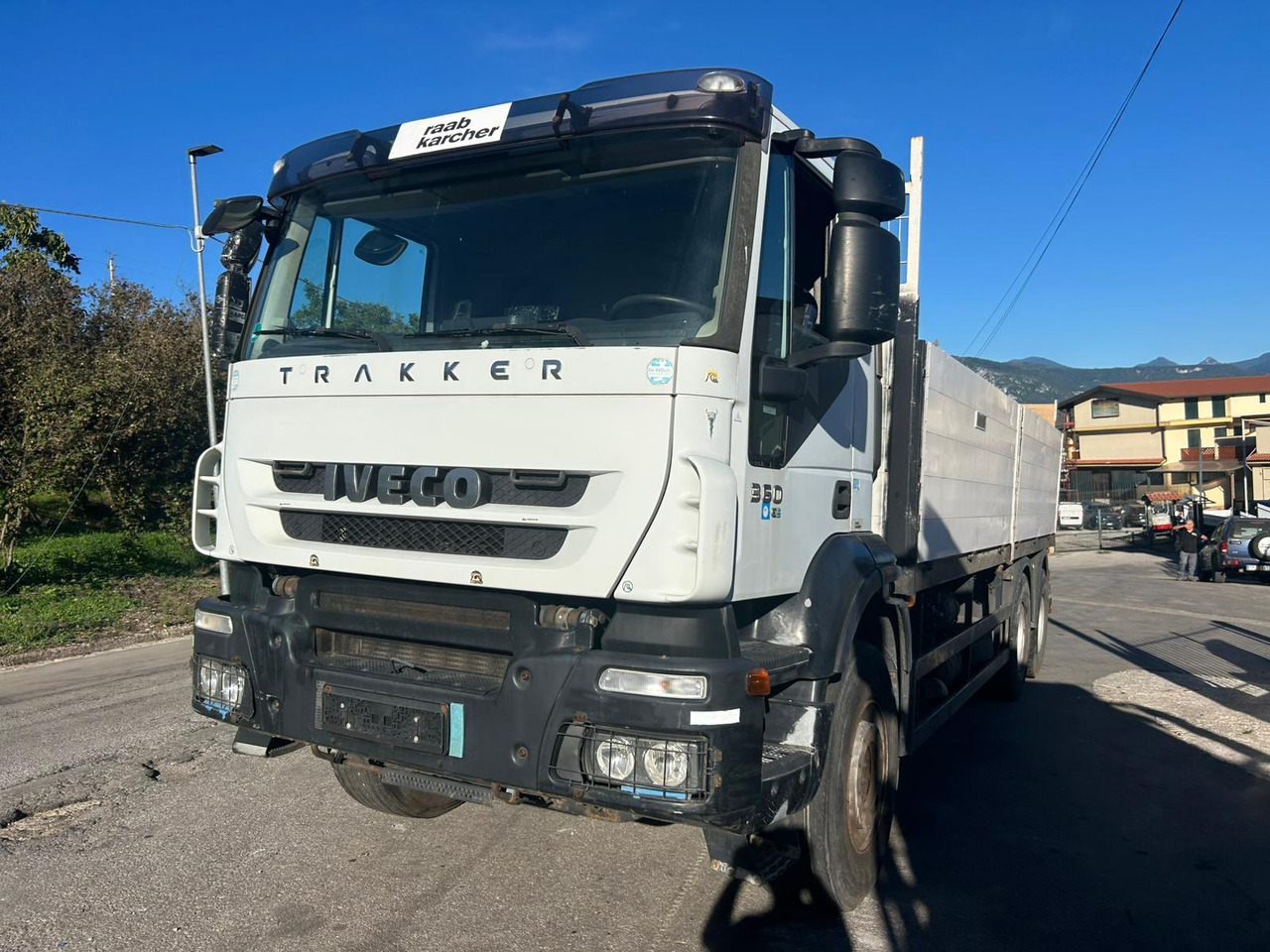 IVECO TRAKKER 260T36 - Грузовик бортовой/ Платформа: фото 1 IVECO TRAKKER 260T36 - Грузовик бортовой/ Платформа: фото 1