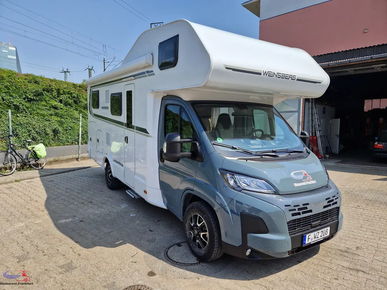 Wohnmobil Weinsberg CaraHome 650 MEG - Альковный автодом: фото 1 Wohnmobil Weinsberg CaraHome 650 MEG - Альковный автодом: фото 1