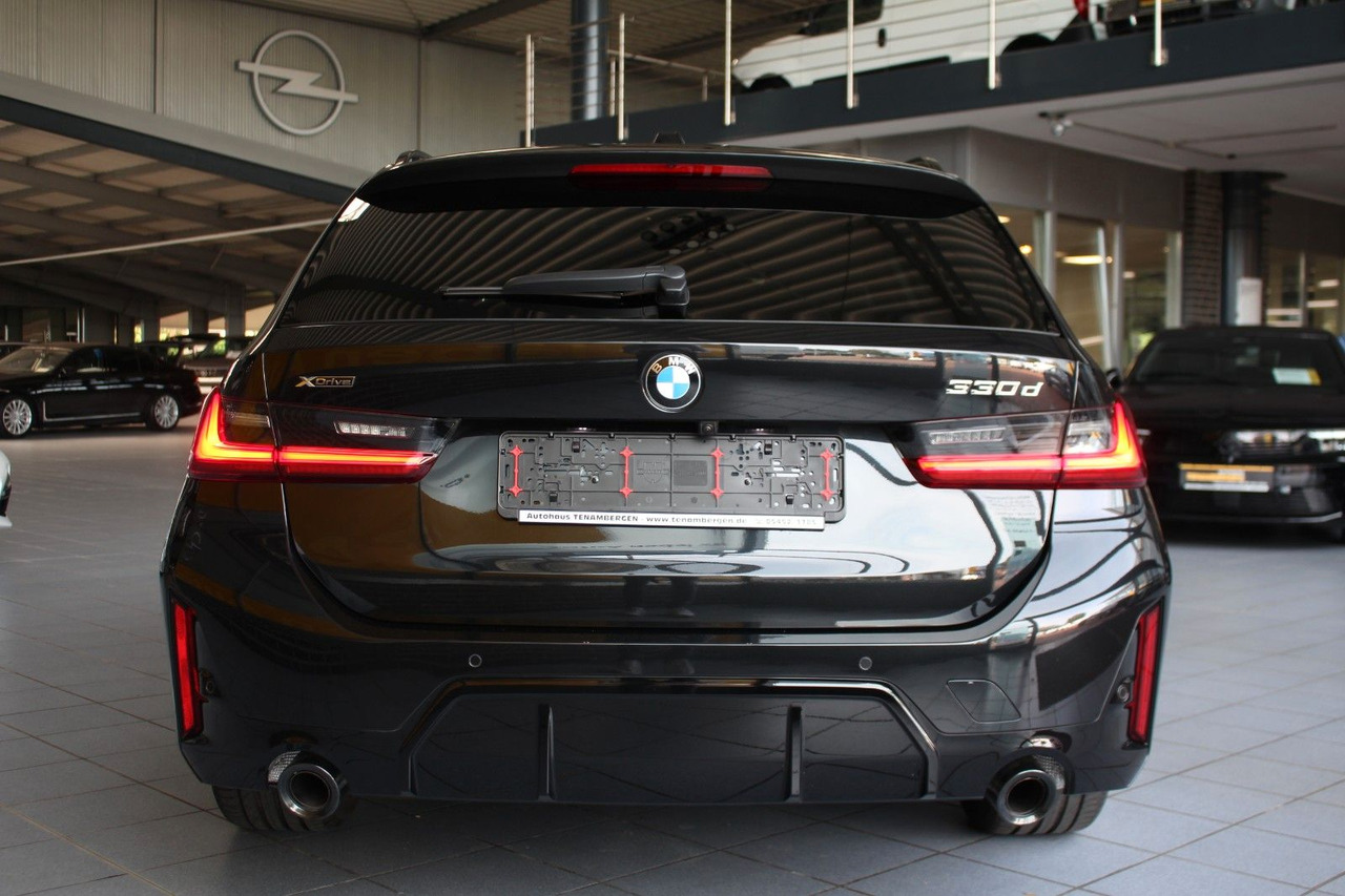 Универсал BMW 330 d Touring xDrive M Sport Panorama ACC HuD: фото 17