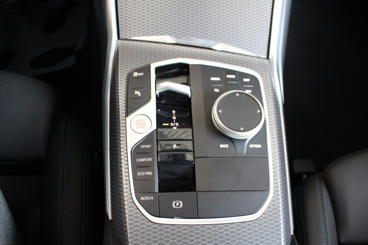 Универсал BMW 330 d Touring xDrive M Sport Panorama ACC HuD: фото 10