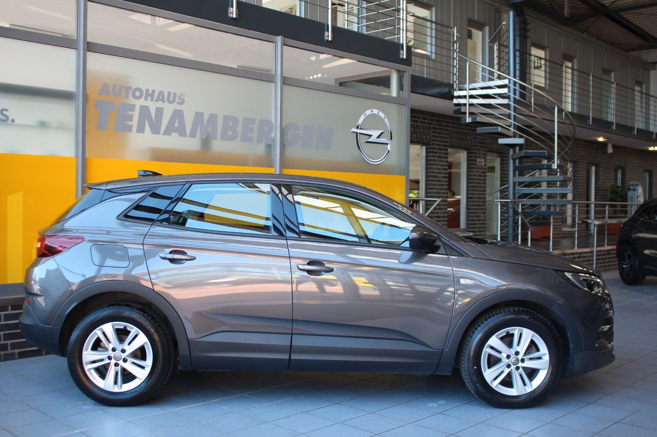 Opel Grandland Edition 1.2 Automatik Navi PDC v+h LED - Внедорожник: фото 3 Opel Grandland Edition 1.2 Automatik Navi PDC v+h LED - Внедорожник: фото 3