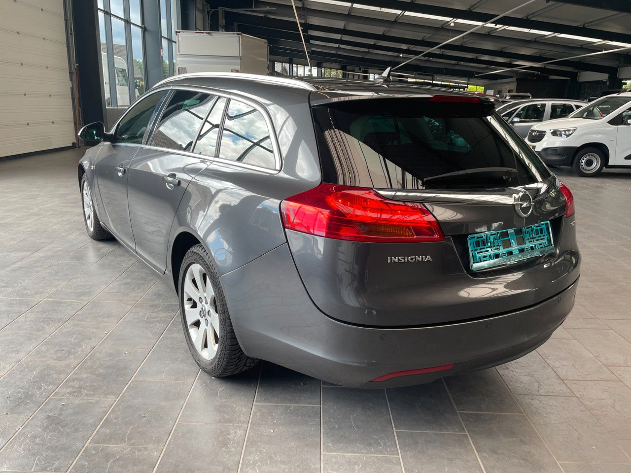 Opel Insignia A Sports Tourer 150 Jahre Opel AHK - Универсал: фото 4 Opel Insignia A Sports Tourer 150 Jahre Opel AHK - Универсал: фото 4
