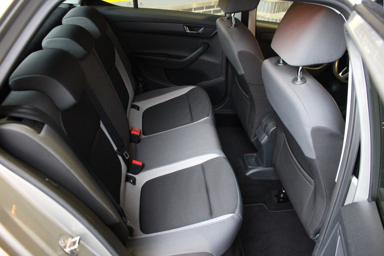 Хэтчбек Skoda Fabia Ambition Klima Tempomat Bluetooth: фото 9