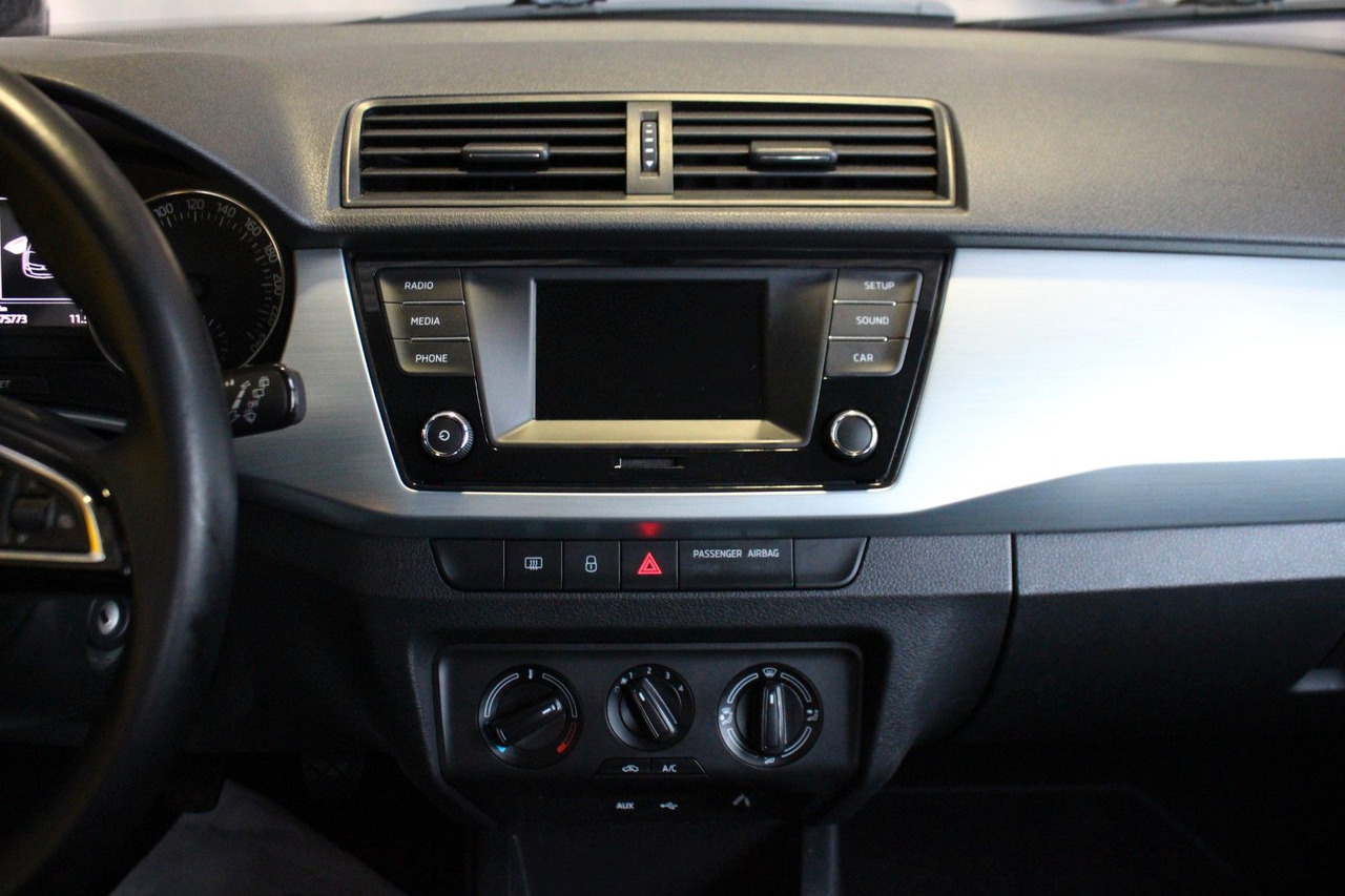 Хэтчбек Skoda Fabia Ambition Klima Tempomat Bluetooth: фото 12