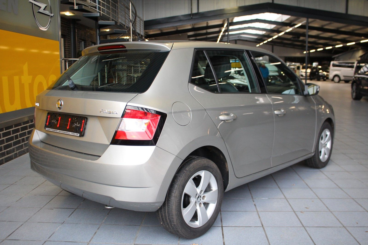 Хэтчбек Skoda Fabia Ambition Klima Tempomat Bluetooth: фото 6