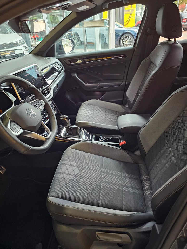 Volkswagen T-Roc R-Line eHeckklappe SHZ LED - Внедорожник: фото 5 Volkswagen T-Roc R-Line eHeckklappe SHZ LED - Внедорожник: фото 5