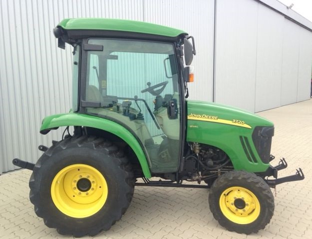 JOHN DEERE 3720 - Трактор: фото 2 JOHN DEERE 3720 - Трактор: фото 2