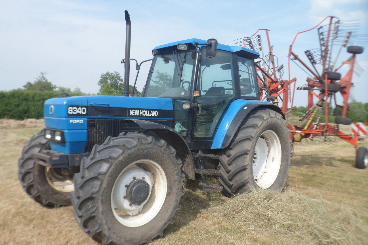 NEW HOLLAND 8340 - Трактор: фото 2 NEW HOLLAND 8340 - Трактор: фото 2