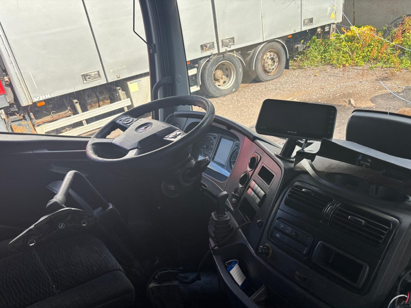 Mercedes-Benz Atego MP4 - Кабина и интерьер: фото 5 Mercedes-Benz Atego MP4 - Кабина и интерьер: фото 5