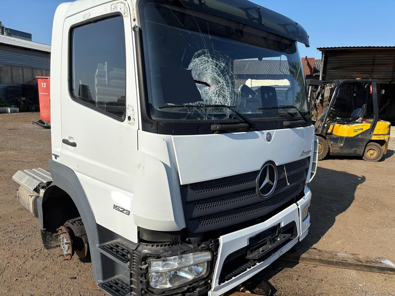 Mercedes-Benz Atego MP4 - Кабина и интерьер: фото 1 Mercedes-Benz Atego MP4 - Кабина и интерьер: фото 1