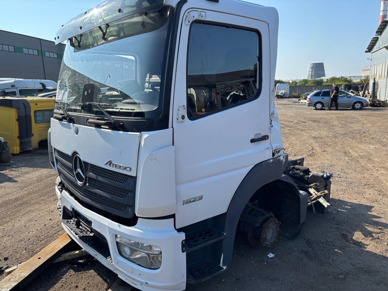 Mercedes-Benz Atego MP4 - Кабина и интерьер: фото 2 Mercedes-Benz Atego MP4 - Кабина и интерьер: фото 2