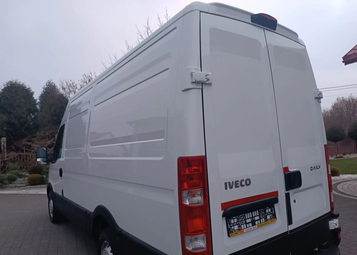 Iveco Dailly 2.3 - Цельнометаллический фургон: фото 3 Iveco Dailly 2.3 - Цельнометаллический фургон: фото 3