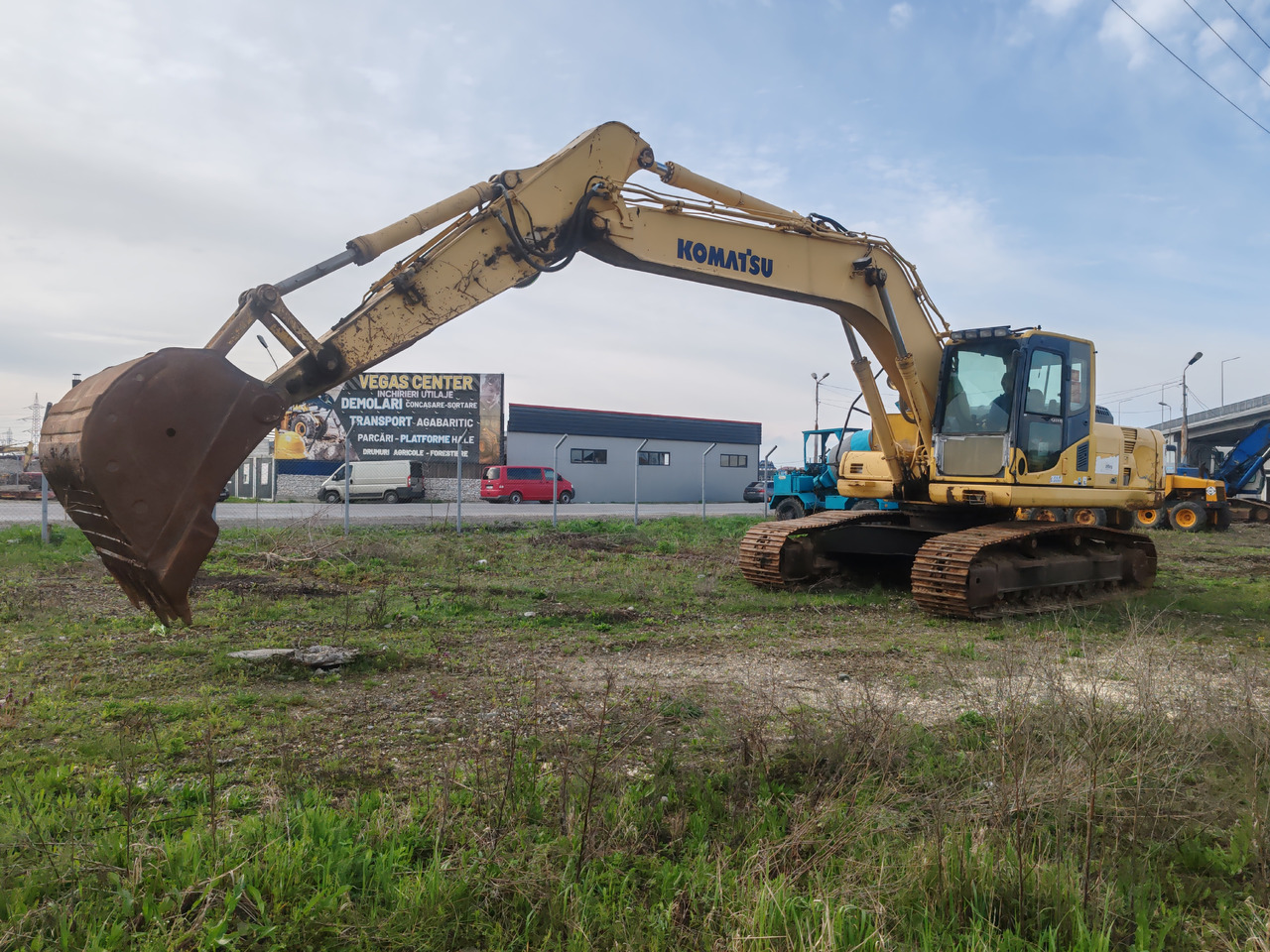 Komatsu 240 NLC-8 - Гусеничный экскаватор: фото 2 Komatsu 240 NLC-8 - Гусеничный экскаватор: фото 2
