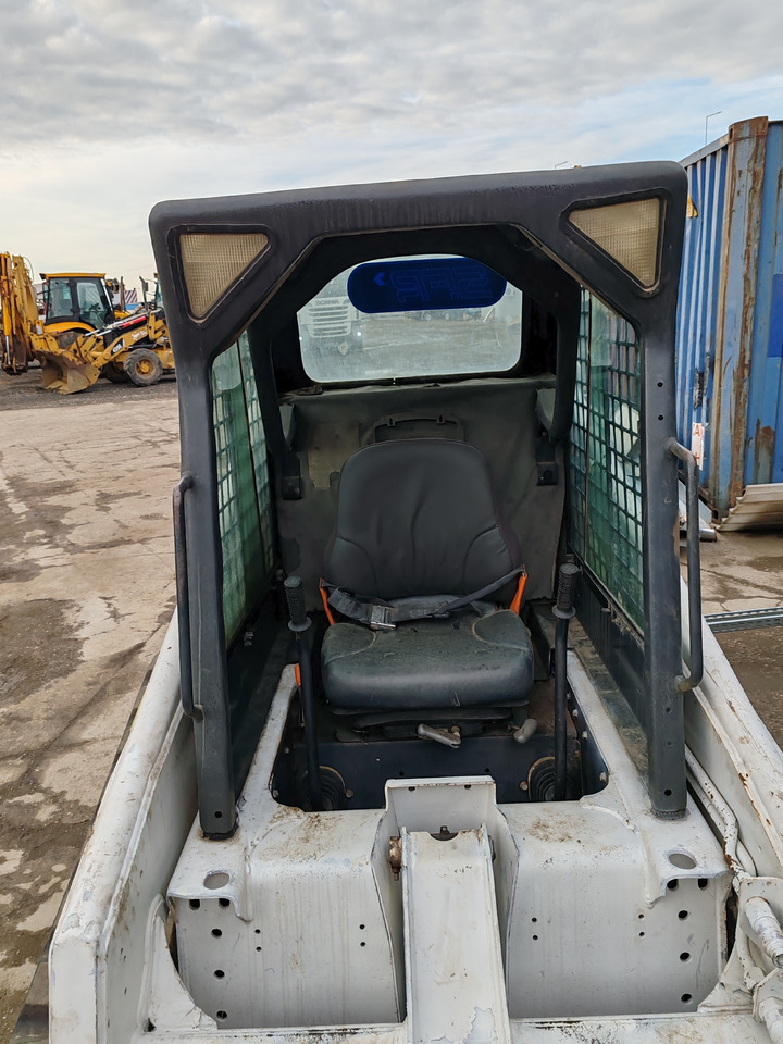 Гусеничный мини-погрузчик Takeuchi TL140: фото 8 Гусеничный мини-погрузчик Takeuchi TL140: фото 8