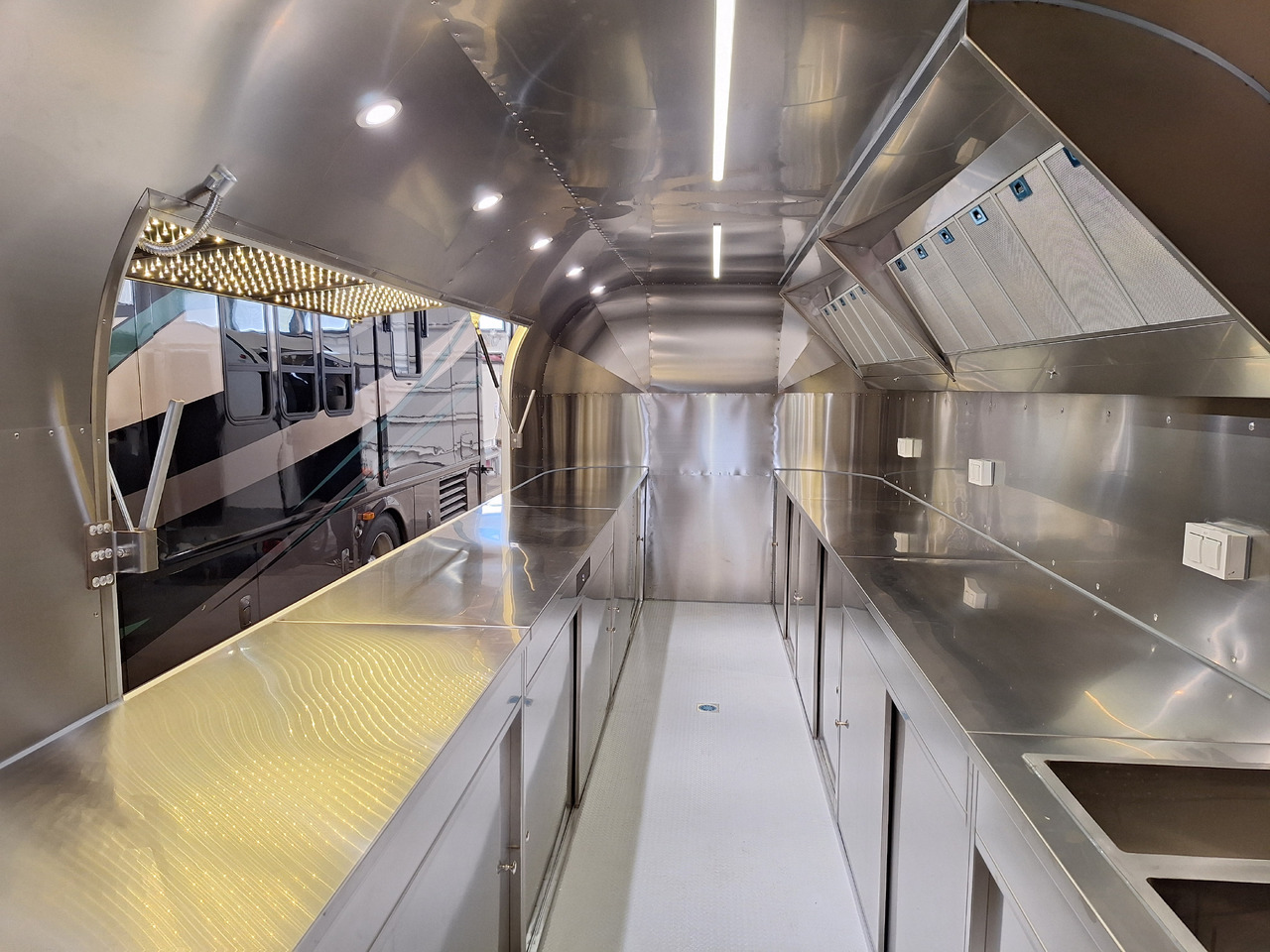 Deli Star Trailer American 4000 - EU standards - Торговый прицеп: фото 3 Deli Star Trailer American 4000 - EU standards - Торговый прицеп: фото 3