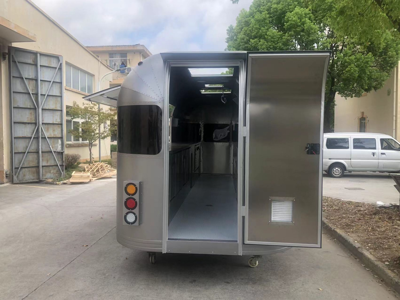 Deli Star Trailer American 6000 - EU Standards - Торговый прицеп: фото 5 Deli Star Trailer American 6000 - EU Standards - Торговый прицеп: фото 5