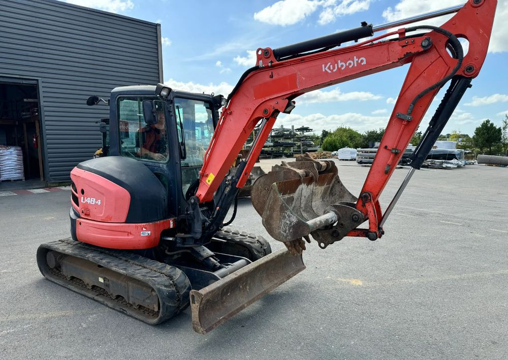 Kubota U48-4 - Гусеничный экскаватор: фото 1 Kubota U48-4 - Гусеничный экскаватор: фото 1