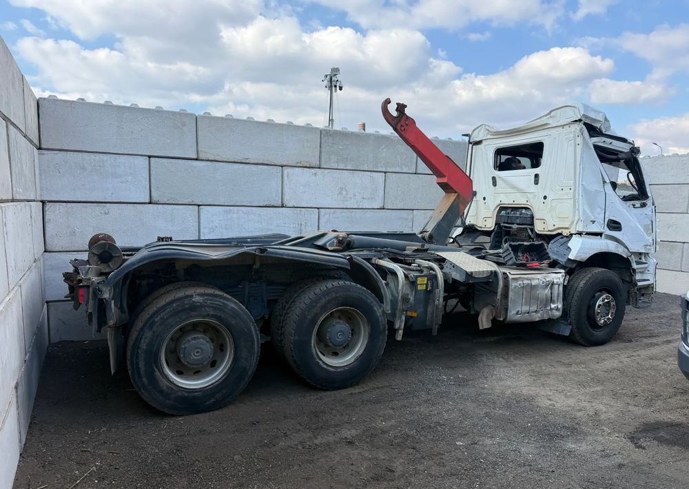 Mercedes-Benz Arocs 2640 - Крюковой мультилифт: фото 3 Mercedes-Benz Arocs 2640 - Крюковой мультилифт: фото 3