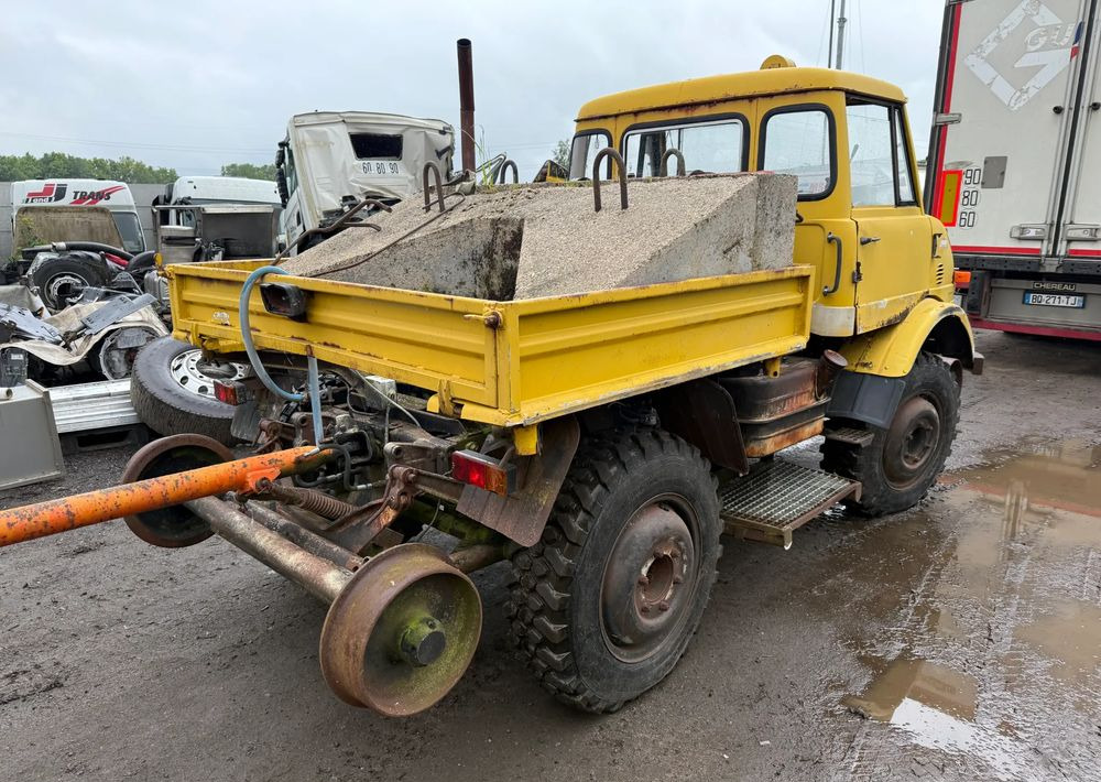 Mercedes-Benz UNIMOG 406B - Грузовик бортовой/ Платформа: фото 4 Mercedes-Benz UNIMOG 406B - Грузовик бортовой/ Платформа: фото 4