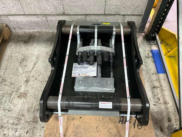 OilQuick QQ80 - Строительная техника: фото 2 OilQuick QQ80 - Строительная техника: фото 2