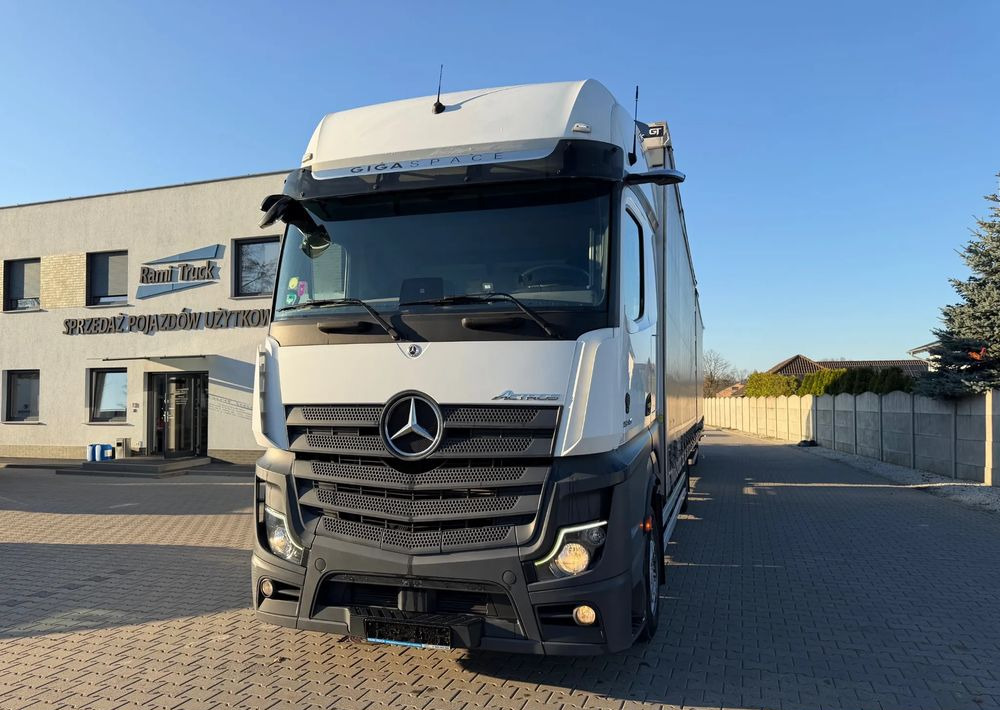 Mercedes-Benz ACTROS 1845 Zestaw przestrzenny przejazdowy120m3 - Тентованный грузовик: фото 1 Mercedes-Benz ACTROS 1845 Zestaw przestrzenny przejazdowy120m3 - Тентованный грузовик: фото 1