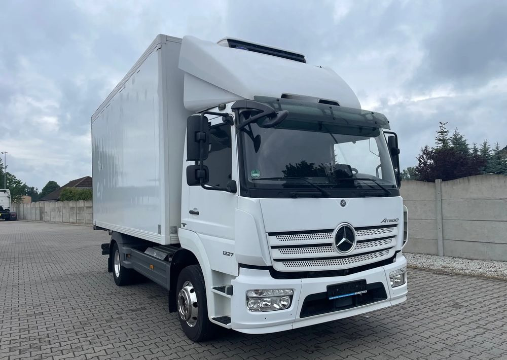 Mercedes-Benz ATEGO 1227 CHŁODNIA HAKOWA / HAKÓWKA - Рефрижератор: фото 3 Mercedes-Benz ATEGO 1227 CHŁODNIA HAKOWA / HAKÓWKA - Рефрижератор: фото 3