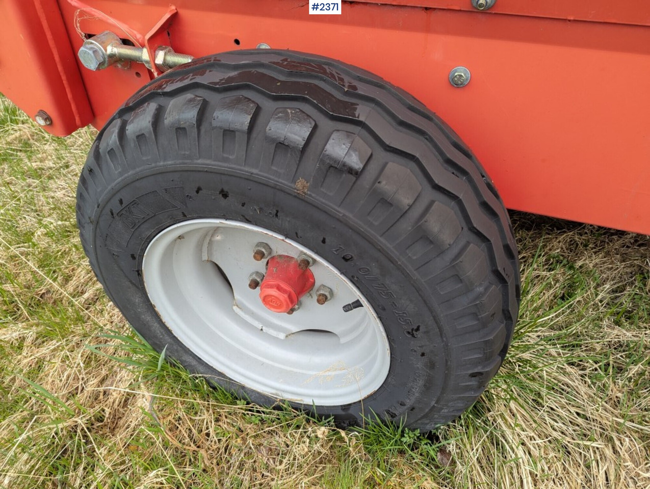 Техника для сенозаготовки Bale cutter / Feed shredder Kverneland Taarup 853: фото 9