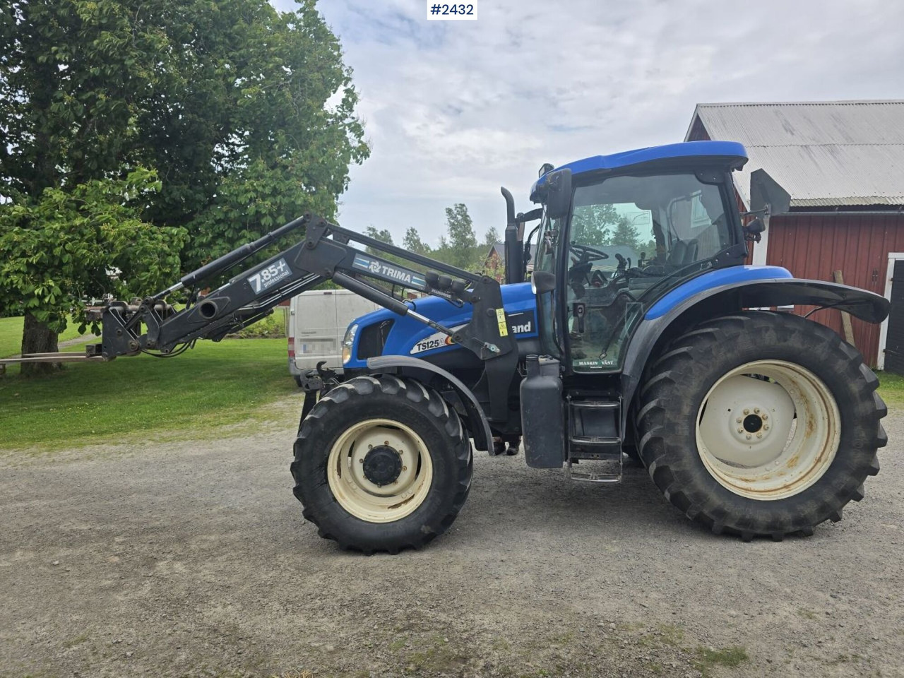 New Holland TS 125A med Frontlastare - Трактор: фото 1 New Holland TS 125A med Frontlastare - Трактор: фото 1