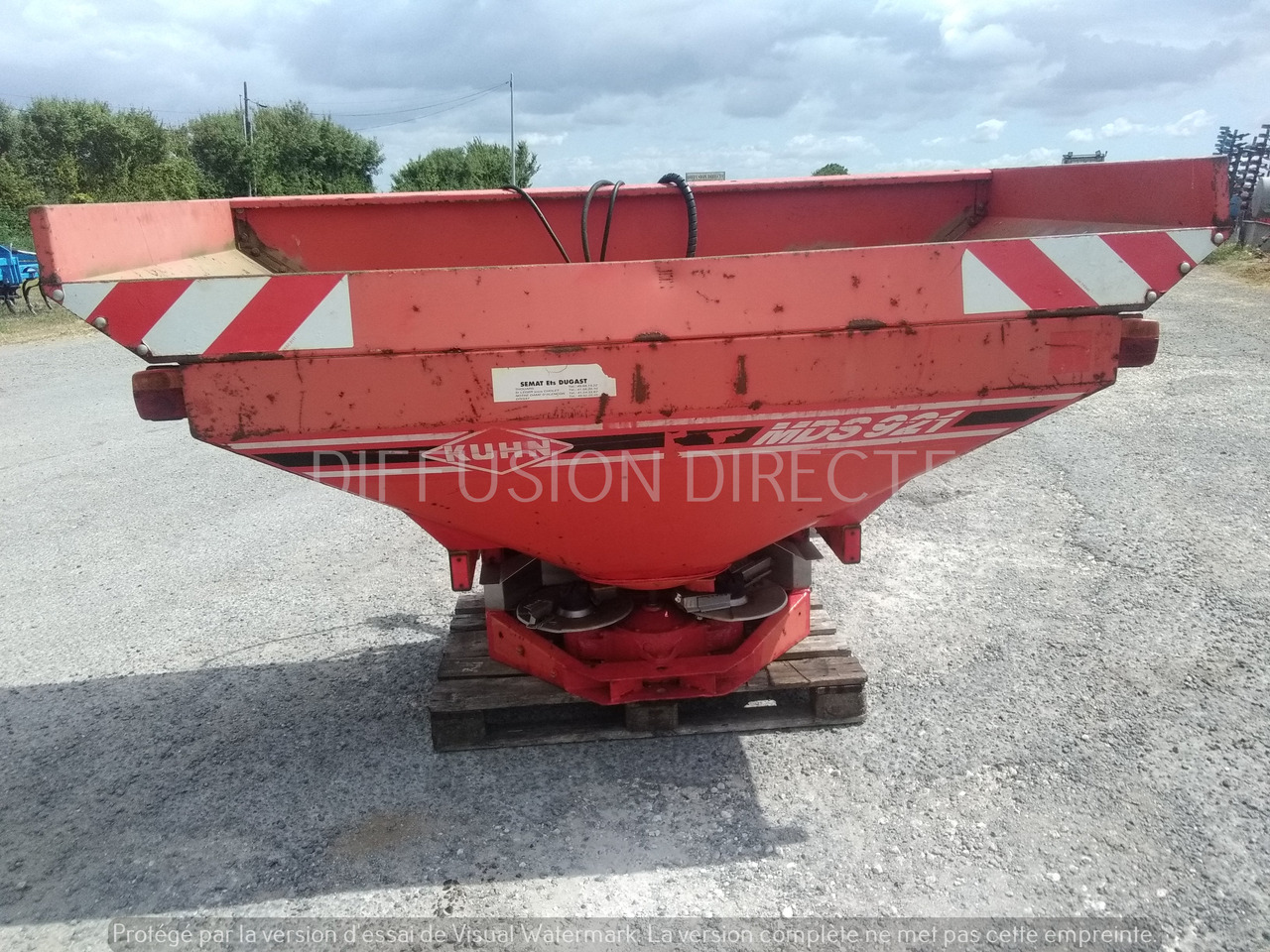 KUHN DISTRIBUTEUR D'ENGRAIS MDS 921 - Разбрасыватель удобрений: фото 2 KUHN DISTRIBUTEUR D'ENGRAIS MDS 921 - Разбрасыватель удобрений: фото 2