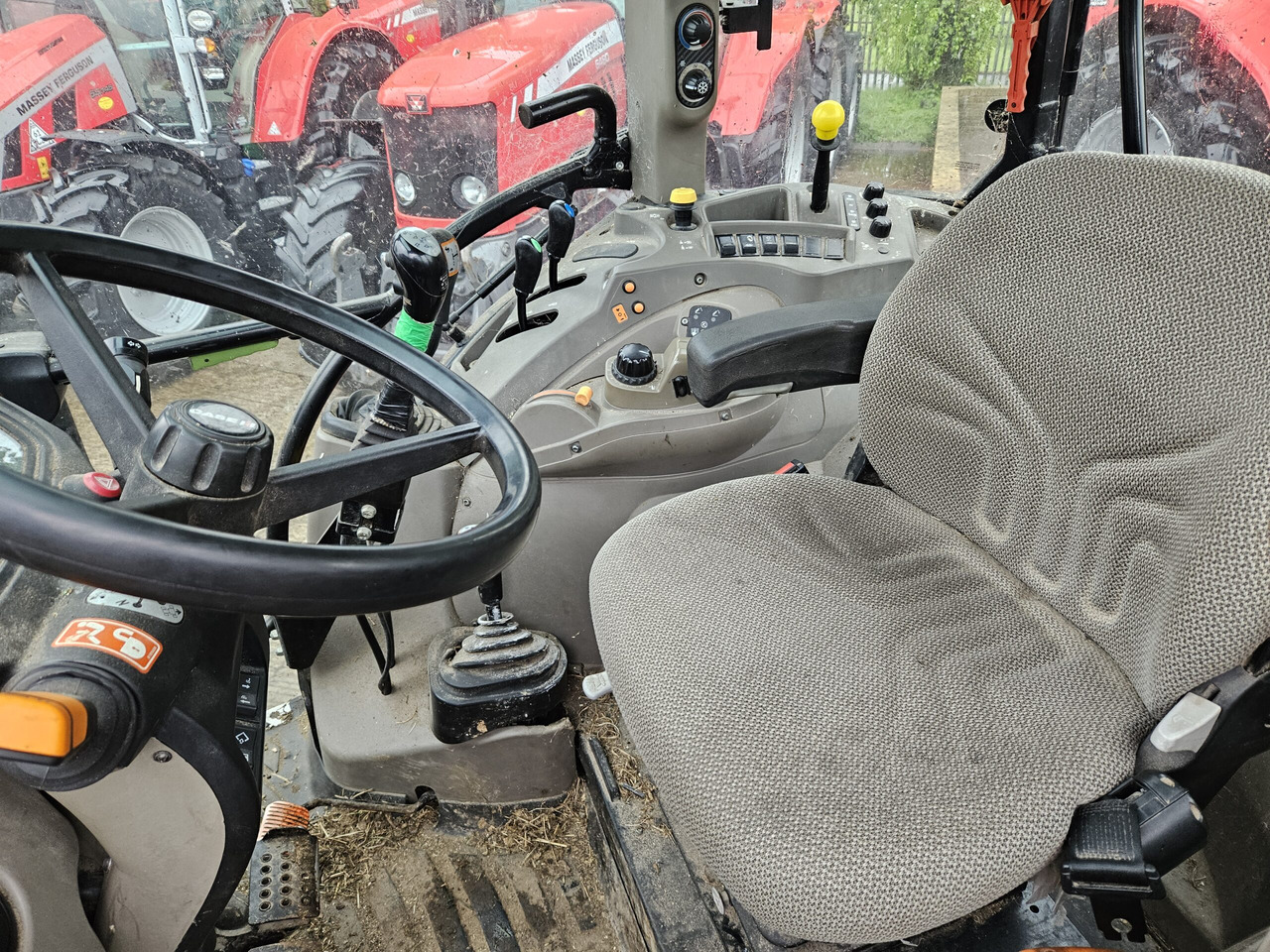 Case 115U, 2014 with Quicke Loader - Трактор: фото 5 Case 115U, 2014 with Quicke Loader - Трактор: фото 5