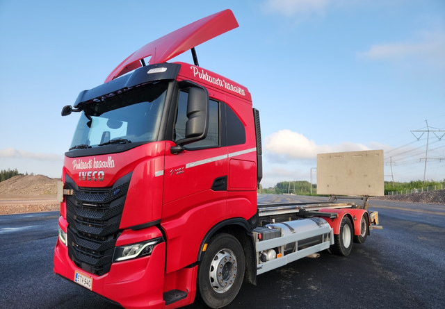 Iveco S-Way 6x2 LNG - Грузовик-шасси: фото 1 Iveco S-Way 6x2 LNG - Грузовик-шасси: фото 1