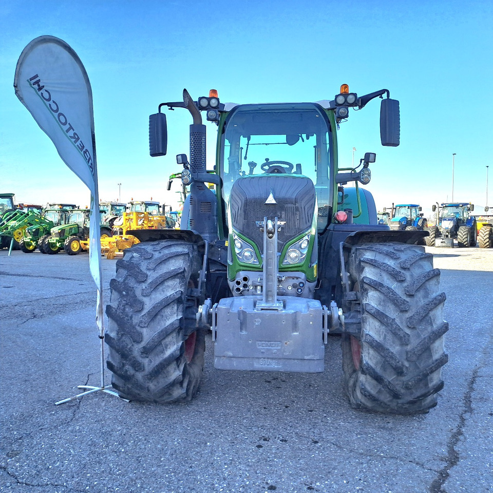FENDT 720 VARIO PROFI - Трактор: фото 2 FENDT 720 VARIO PROFI - Трактор: фото 2