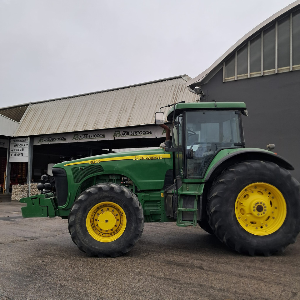 JOHN DEERE 8320 - Трактор: фото 2 JOHN DEERE 8320 - Трактор: фото 2