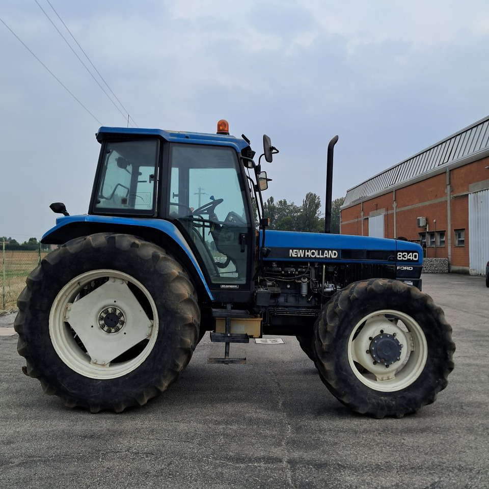 NEW HOLLAND 8340 - Трактор: фото 4 NEW HOLLAND 8340 - Трактор: фото 4