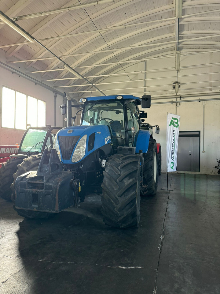 NEW HOLLAND T7 270 - Трактор: фото 2 NEW HOLLAND T7 270 - Трактор: фото 2