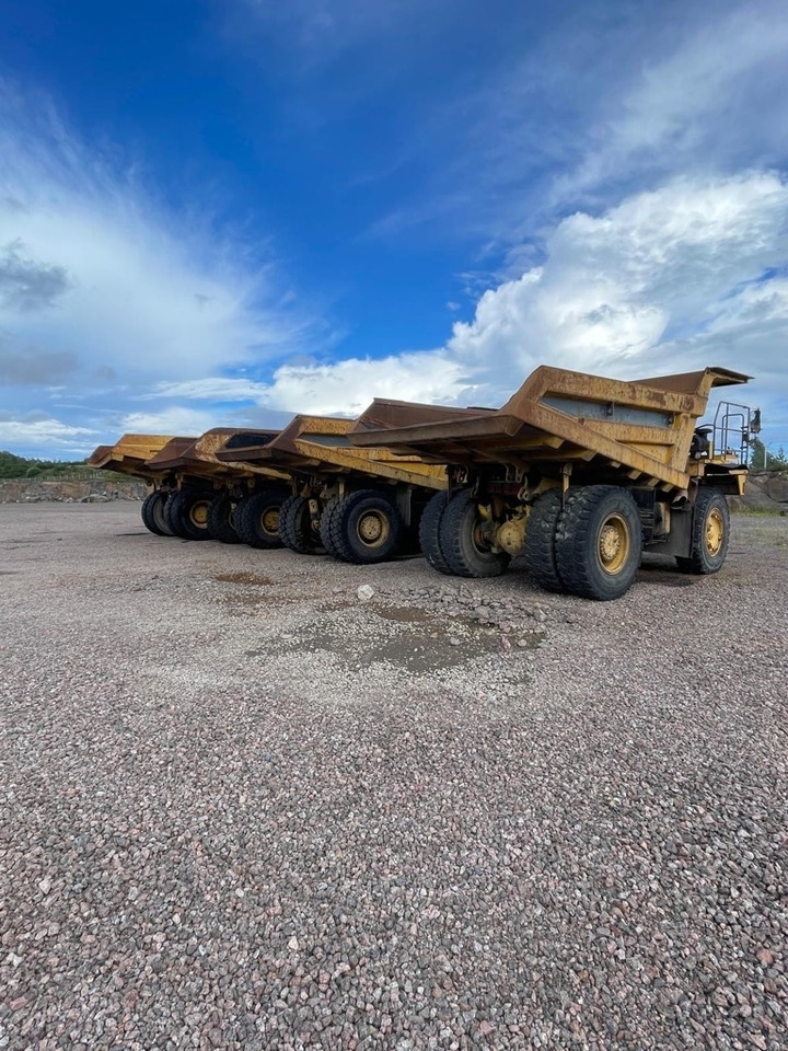 Komatsu HD 465-7E0, 2x HD 405-6, total 3 pcs - Карьерный самосвал: фото 2 Komatsu HD 465-7E0, 2x HD 405-6, total 3 pcs - Карьерный самосвал: фото 2